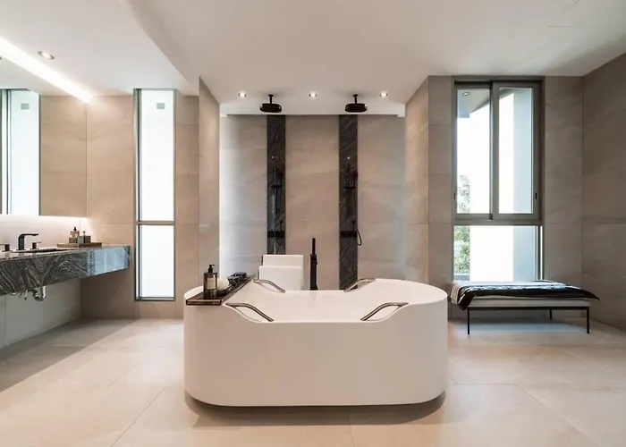 6 Bedroom Luxury - Perfect Getaway バンコク都